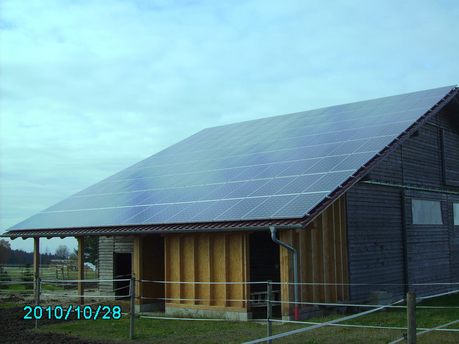 Solar Panele auf Hüttendach