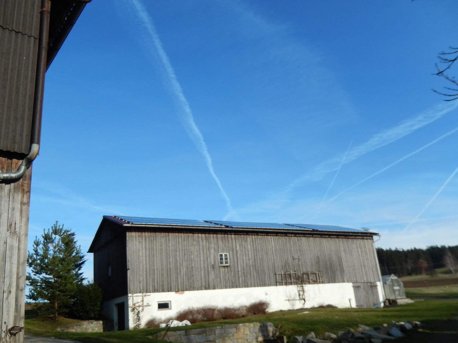 Photovoltaikanlage auf Stalldach